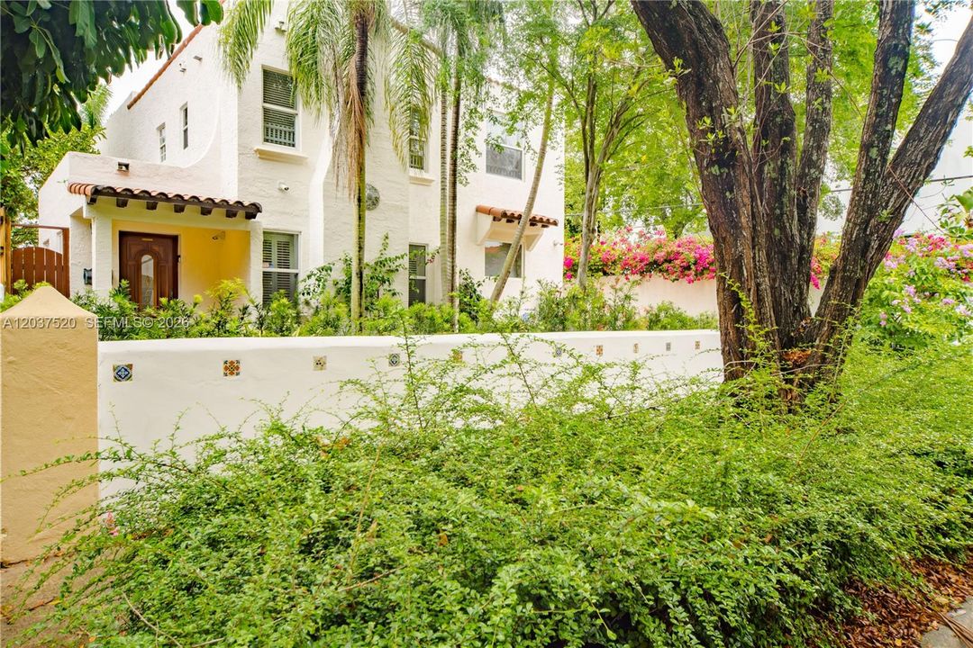 For Rent: $12,500 (4 beds, 4 baths, 3220 Square Feet)