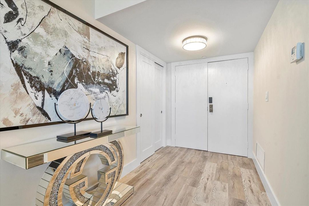 BEAUTIFUL FOYER
