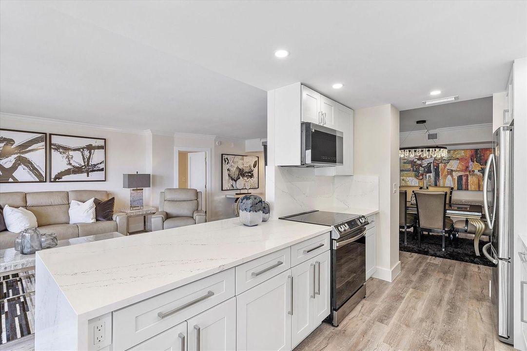 BEAUTIFUL RENOVATED OPEN KITCHEN