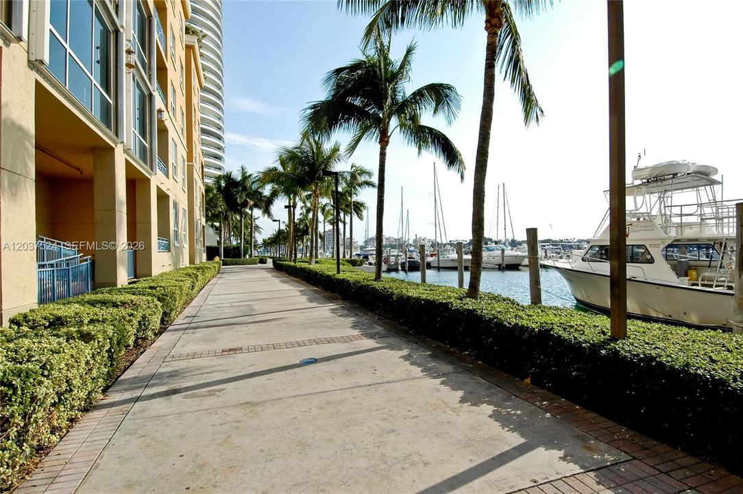 For Rent: $5,750 (2 beds, 2 baths, 1080 Square Feet)