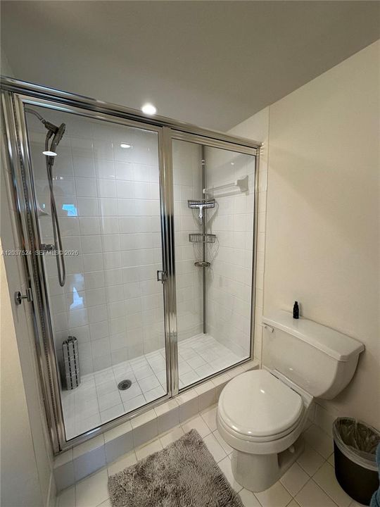 For Rent: $5,750 (2 beds, 2 baths, 1080 Square Feet)
