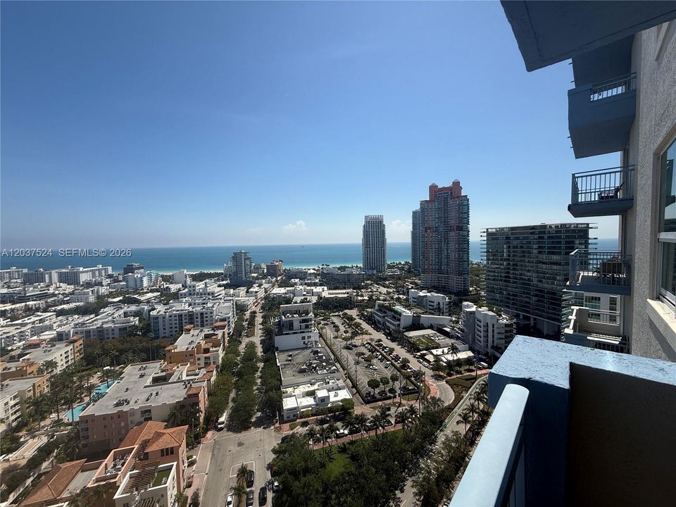 For Rent: $5,750 (2 beds, 2 baths, 1080 Square Feet)