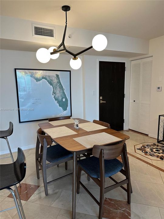 For Rent: $5,750 (2 beds, 2 baths, 1080 Square Feet)