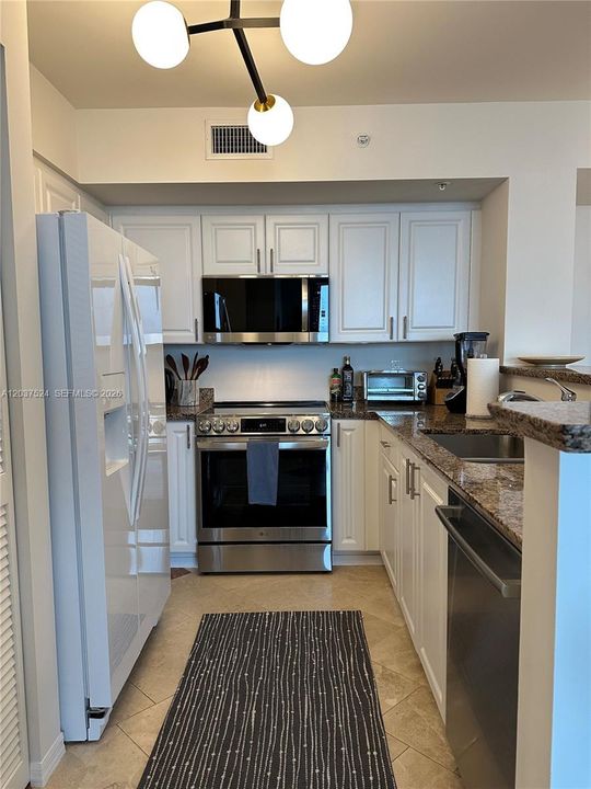 For Rent: $5,750 (2 beds, 2 baths, 1080 Square Feet)