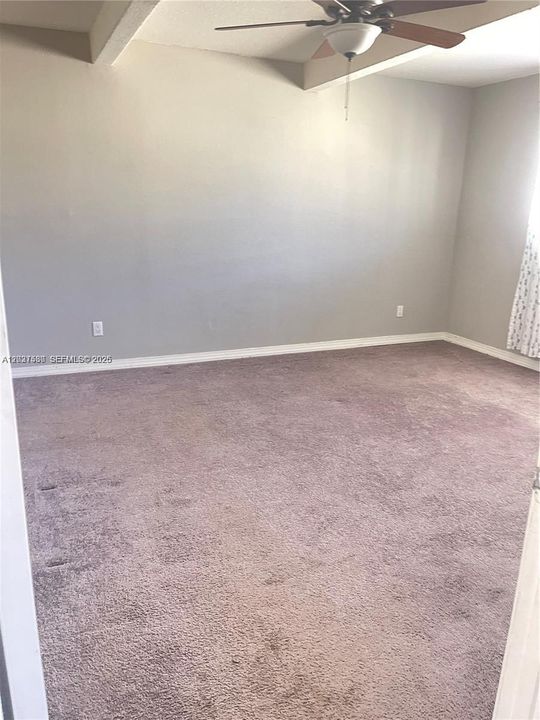 For Sale: $180,000 (2 beds, 2 baths, 905 Square Feet)