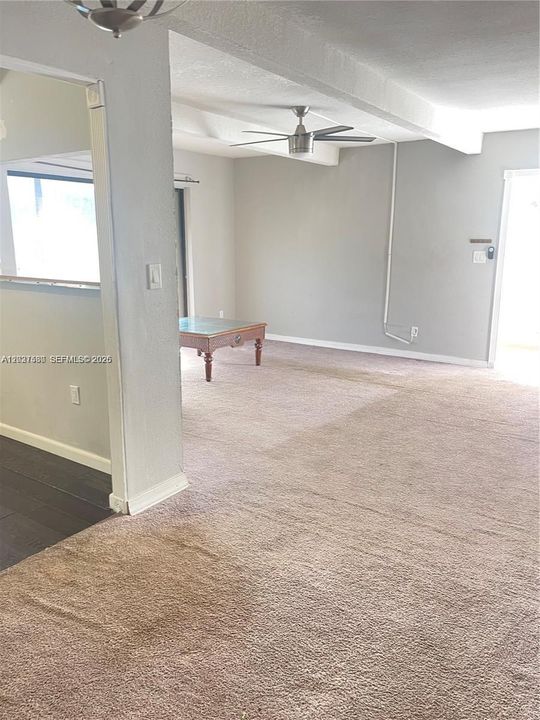 For Sale: $180,000 (2 beds, 2 baths, 905 Square Feet)