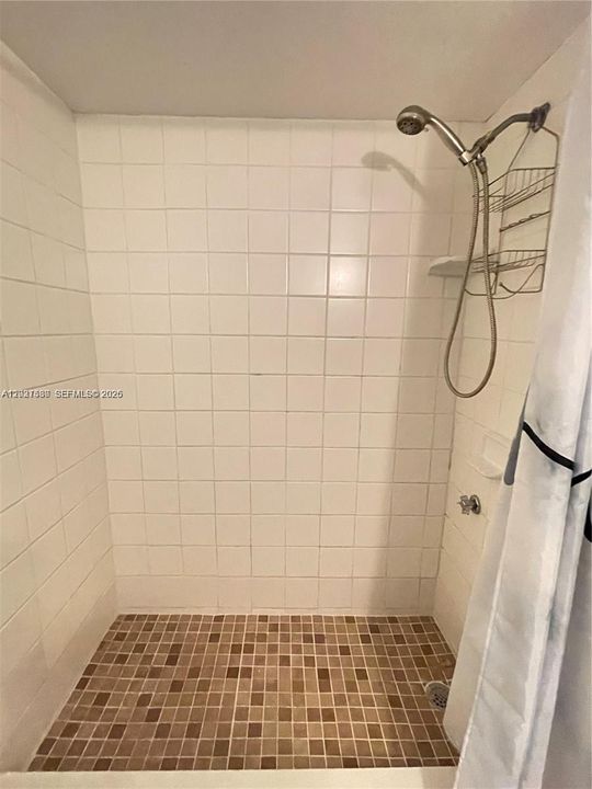 For Sale: $180,000 (2 beds, 2 baths, 905 Square Feet)