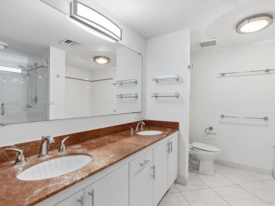 For Sale: $399,900 (2 beds, 2 baths, 1154 Square Feet)