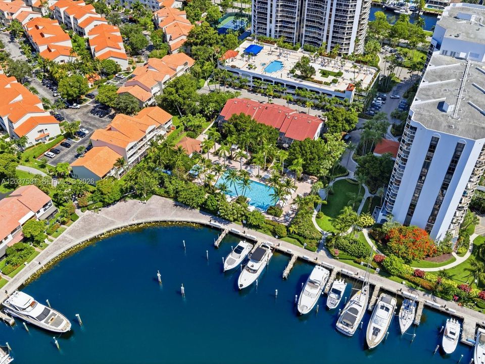 For Sale: $399,900 (2 beds, 2 baths, 1154 Square Feet)