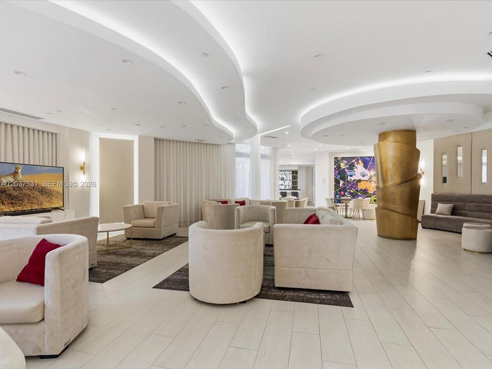 For Sale: $399,900 (2 beds, 2 baths, 1154 Square Feet)