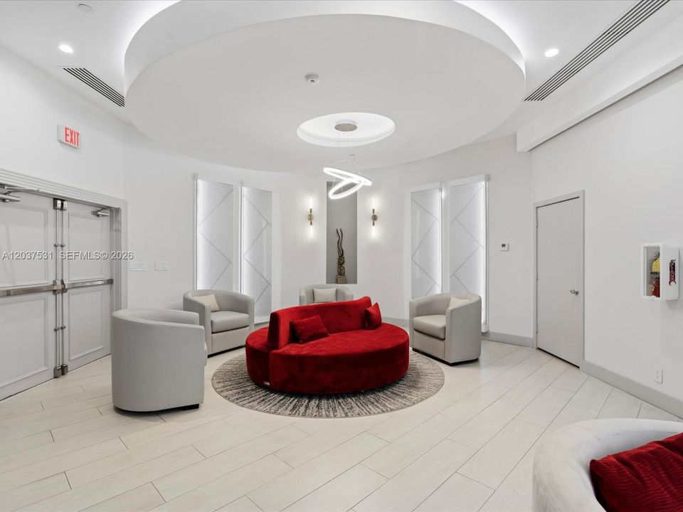 For Sale: $399,900 (2 beds, 2 baths, 1154 Square Feet)