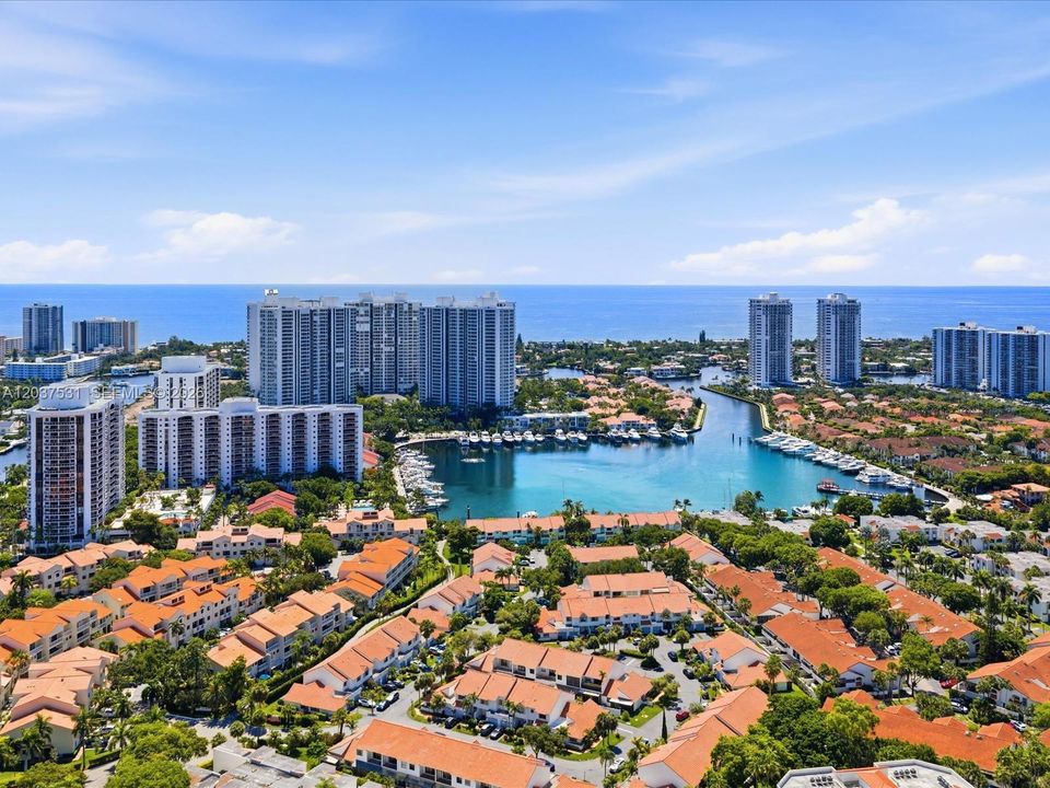 For Sale: $399,900 (2 beds, 2 baths, 1154 Square Feet)
