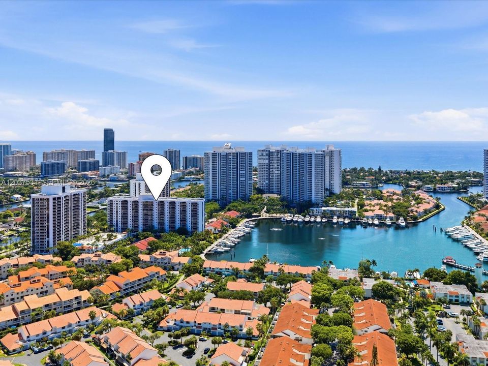 For Sale: $399,900 (2 beds, 2 baths, 1154 Square Feet)