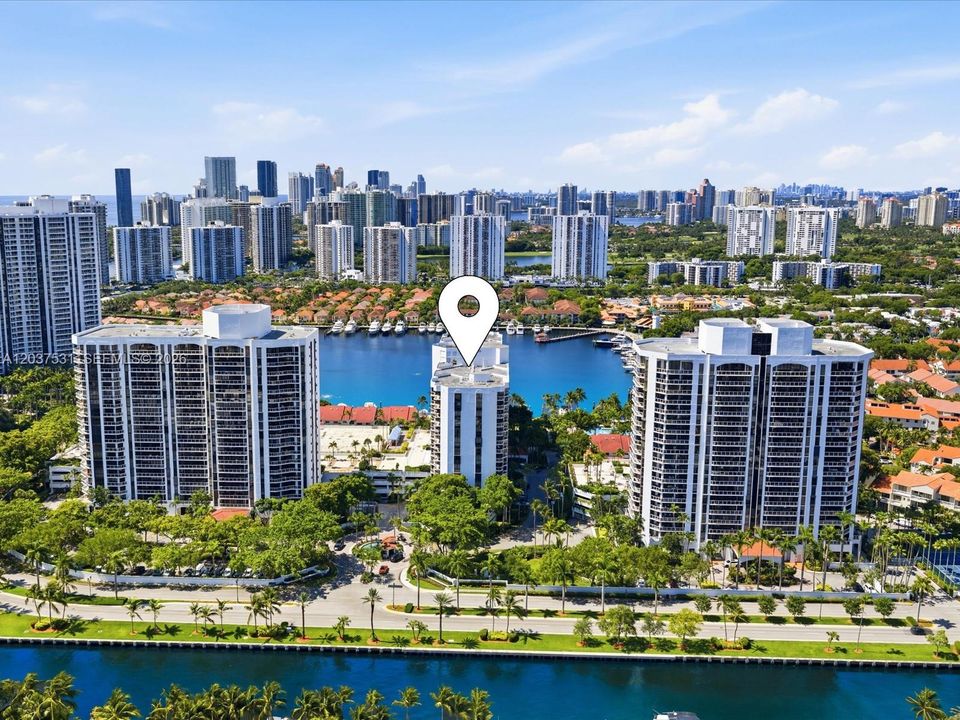 For Sale: $399,900 (2 beds, 2 baths, 1154 Square Feet)