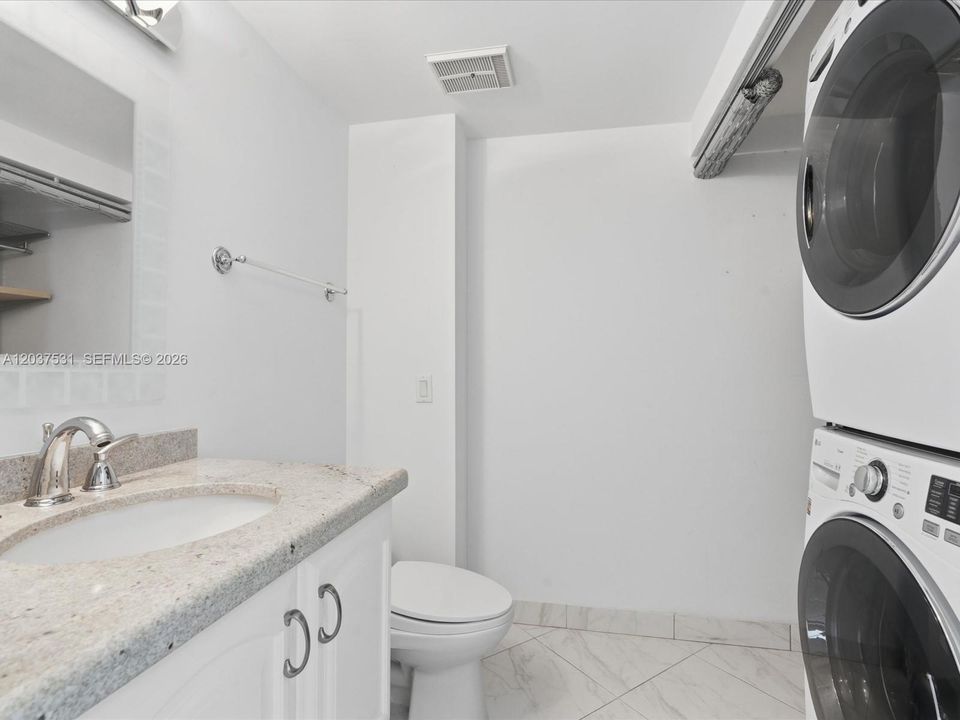 For Sale: $399,900 (2 beds, 2 baths, 1154 Square Feet)