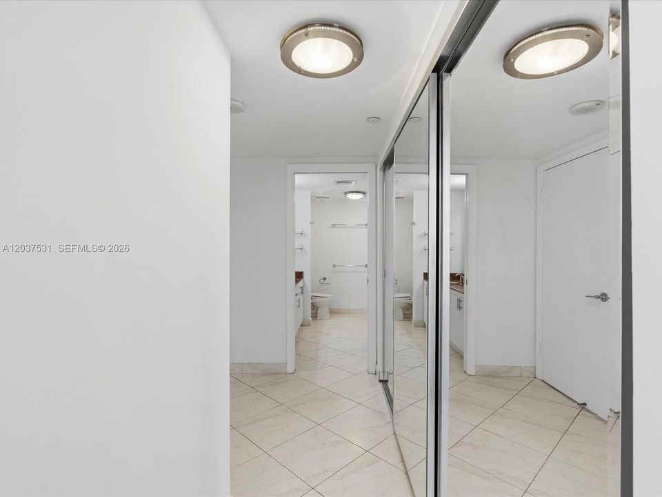 For Sale: $399,900 (2 beds, 2 baths, 1154 Square Feet)