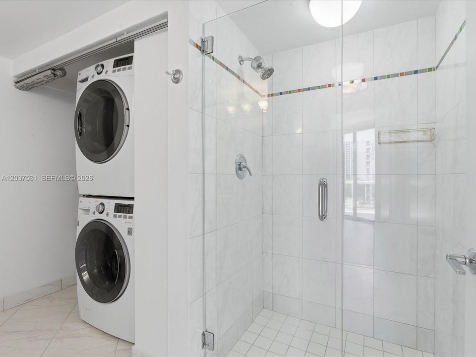 For Sale: $399,900 (2 beds, 2 baths, 1154 Square Feet)