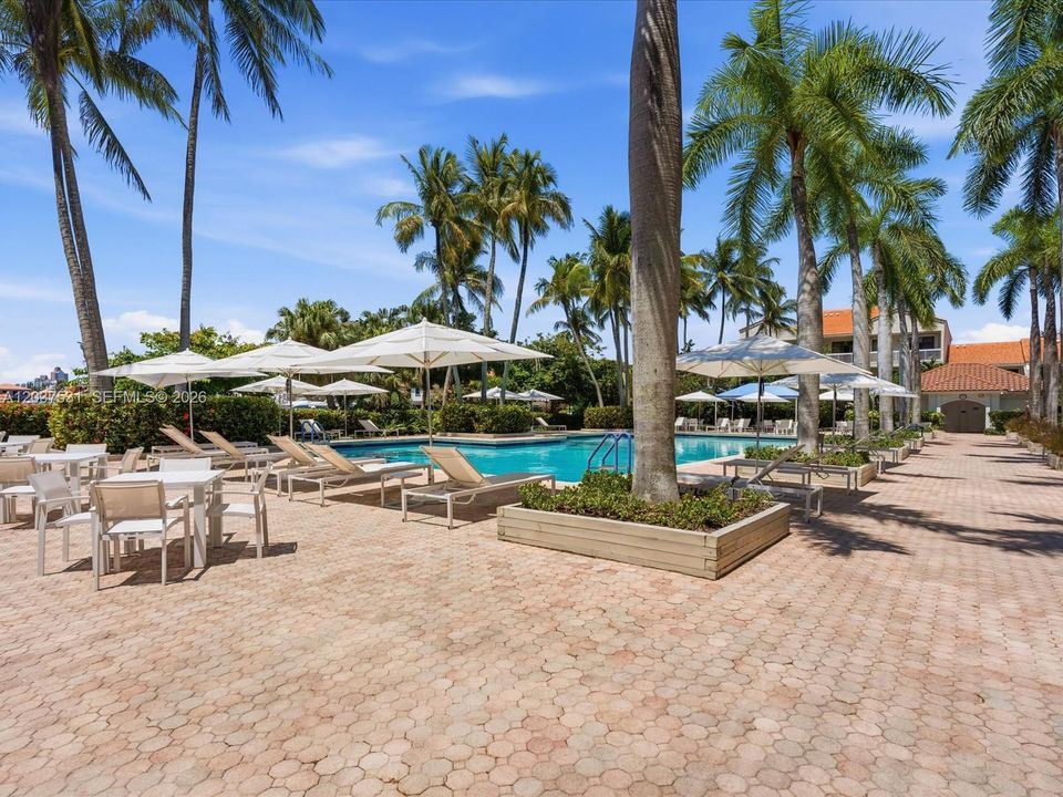 For Sale: $399,900 (2 beds, 2 baths, 1154 Square Feet)
