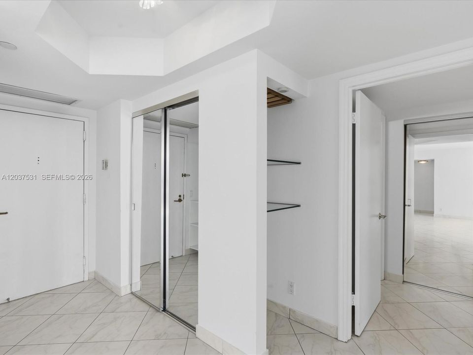 For Sale: $399,900 (2 beds, 2 baths, 1154 Square Feet)