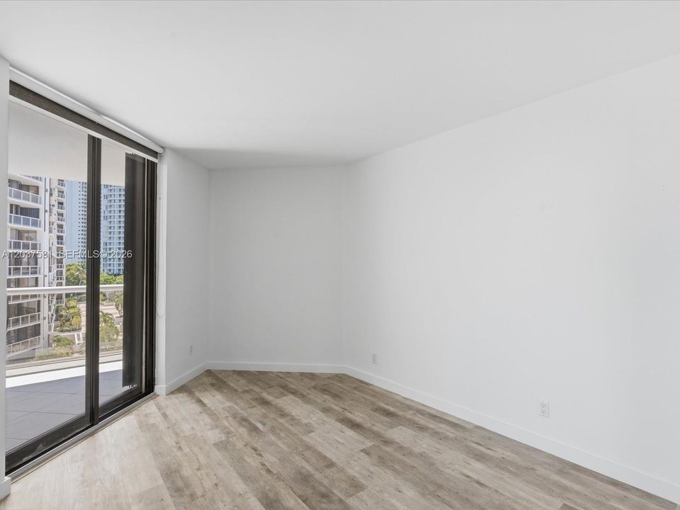 For Sale: $399,900 (2 beds, 2 baths, 1154 Square Feet)