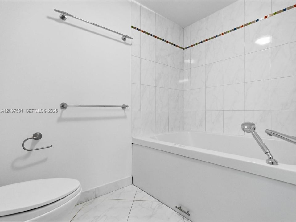For Sale: $399,900 (2 beds, 2 baths, 1154 Square Feet)