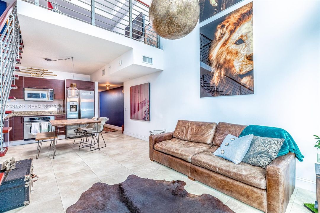 For Rent: $3,400 (1 beds, 1 baths, 1056 Square Feet)