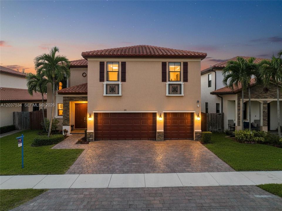 For Sale: $660,000 (5 beds, 4 baths, 3696 Square Feet)