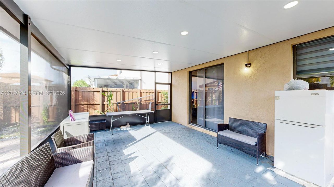 For Sale: $660,000 (5 beds, 4 baths, 3696 Square Feet)