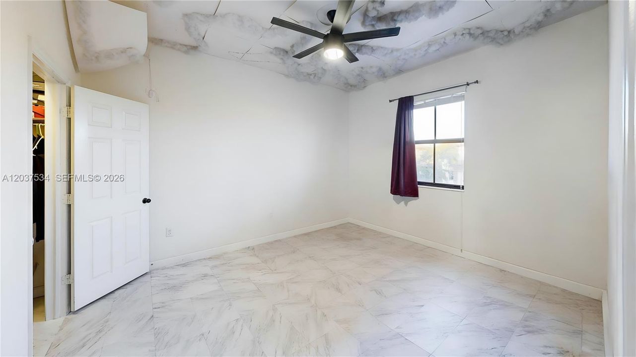 For Sale: $660,000 (5 beds, 4 baths, 3696 Square Feet)