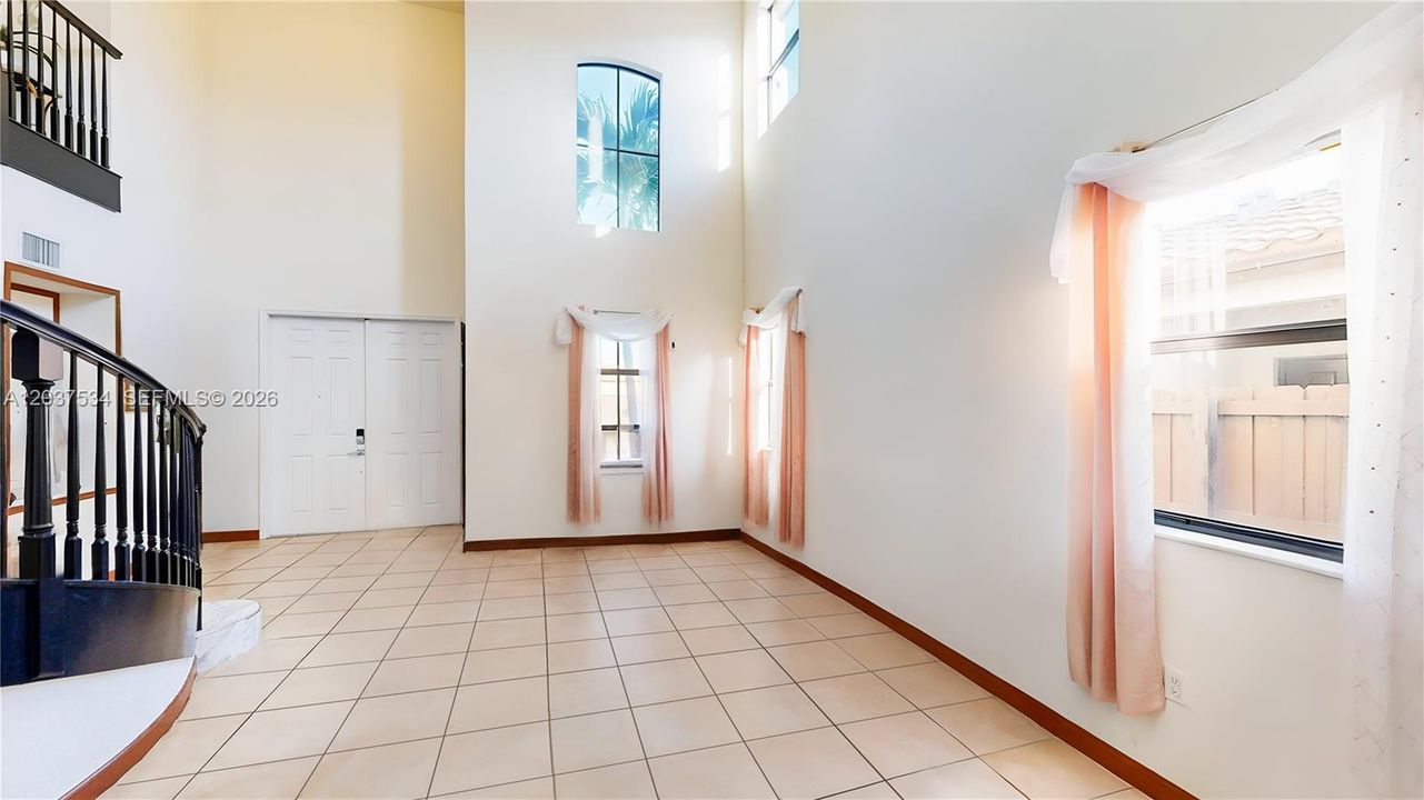 For Sale: $660,000 (5 beds, 4 baths, 3696 Square Feet)