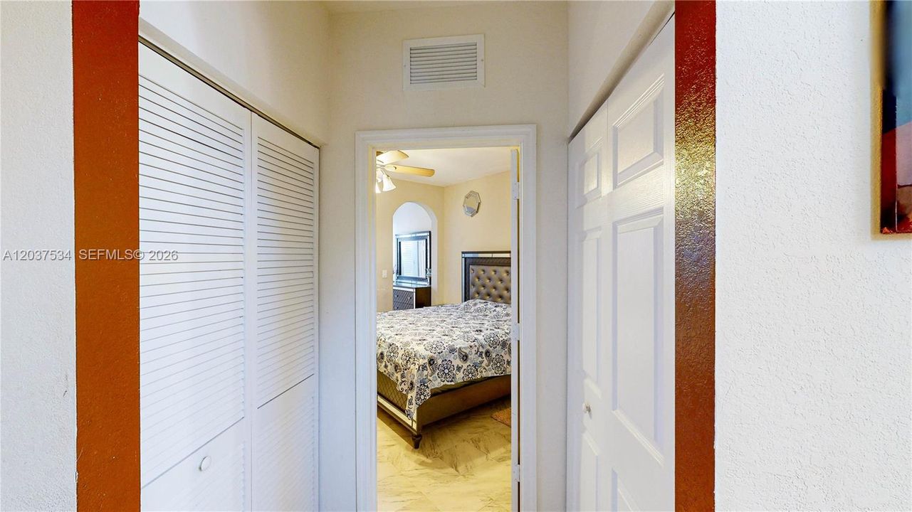 For Sale: $660,000 (5 beds, 4 baths, 3696 Square Feet)
