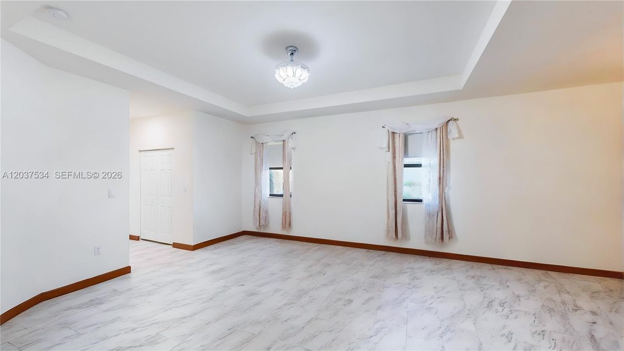 For Sale: $660,000 (5 beds, 4 baths, 3696 Square Feet)