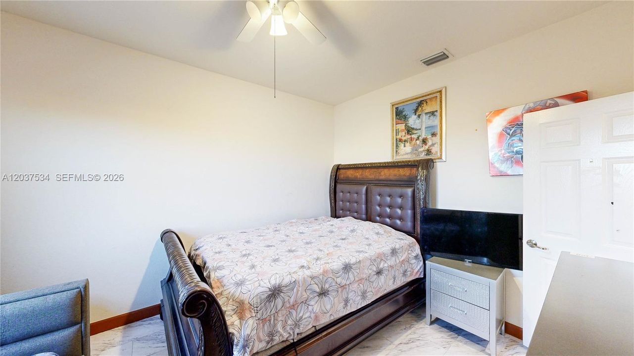 For Sale: $660,000 (5 beds, 4 baths, 3696 Square Feet)