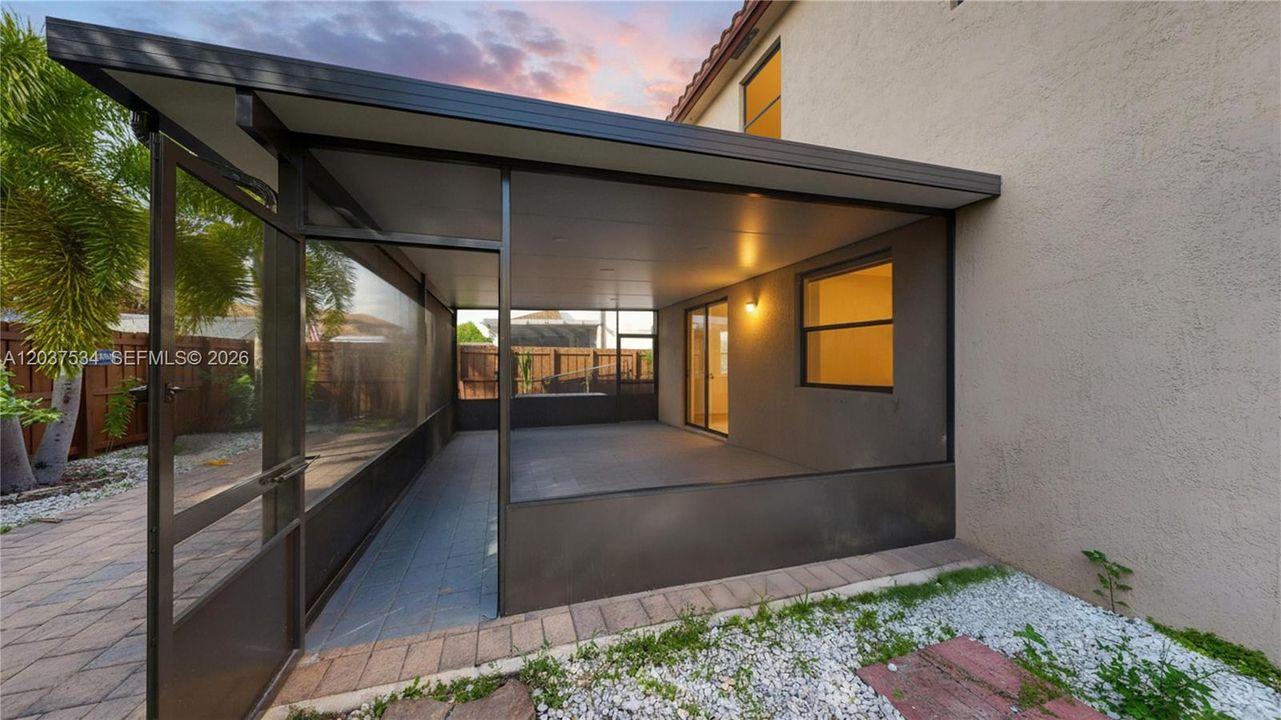 For Sale: $660,000 (5 beds, 4 baths, 3696 Square Feet)