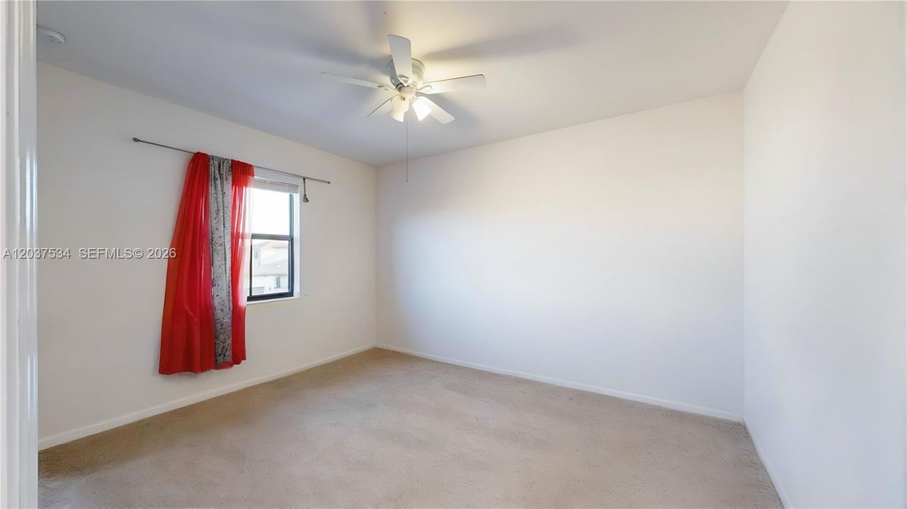 For Sale: $660,000 (5 beds, 4 baths, 3696 Square Feet)