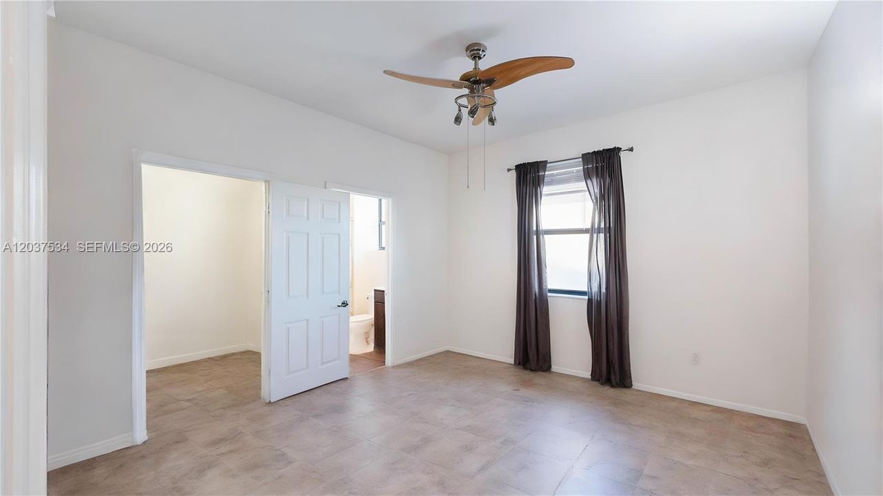 For Sale: $660,000 (5 beds, 4 baths, 3696 Square Feet)