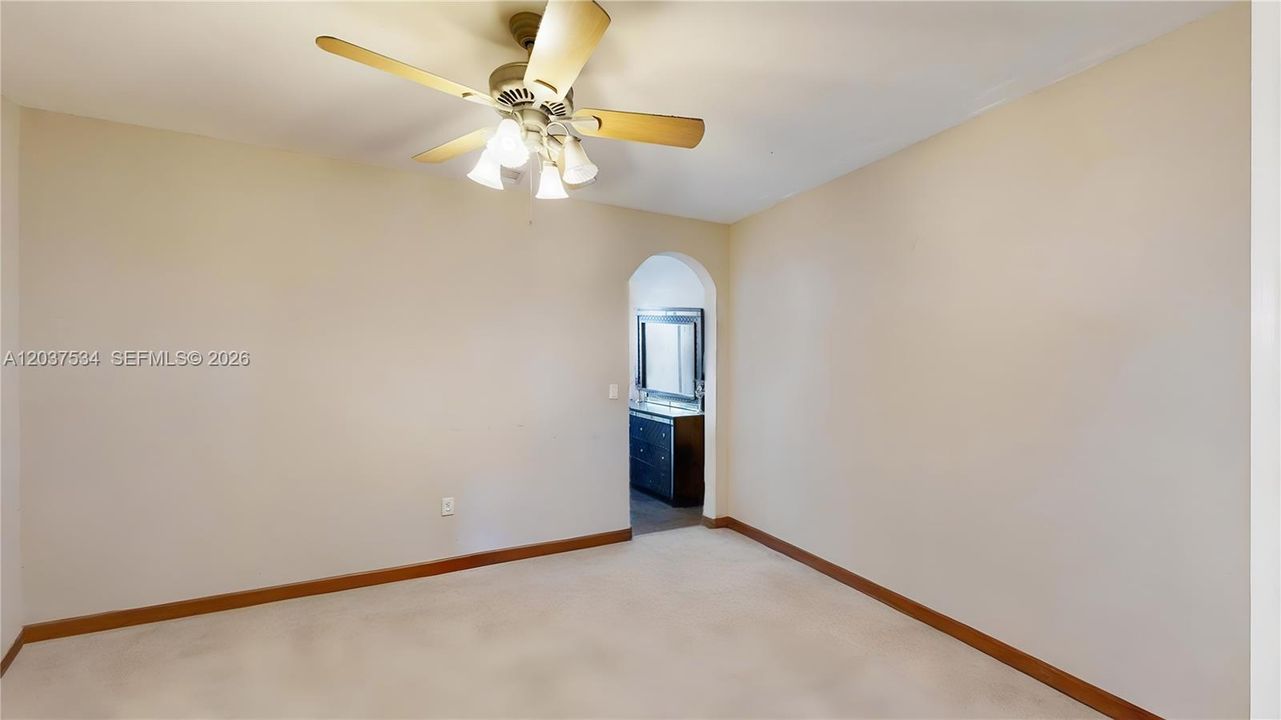 For Sale: $660,000 (5 beds, 4 baths, 3696 Square Feet)