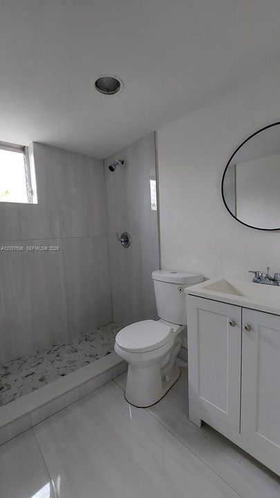 Recently Rented: $1,950 (2 beds, 1 baths, 1285 Square Feet)