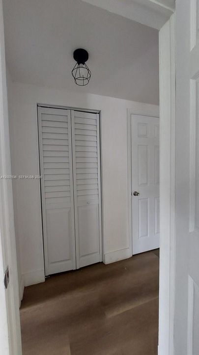 Recently Rented: $1,950 (2 beds, 1 baths, 1285 Square Feet)