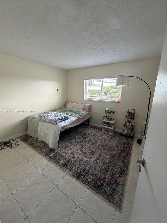 For Sale: $289,000 (2 beds, 1 baths, 1130 Square Feet)
