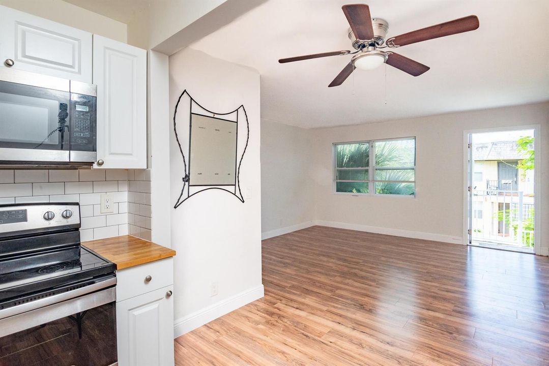 © Clark-715 N Swinton Ave. 2b-004