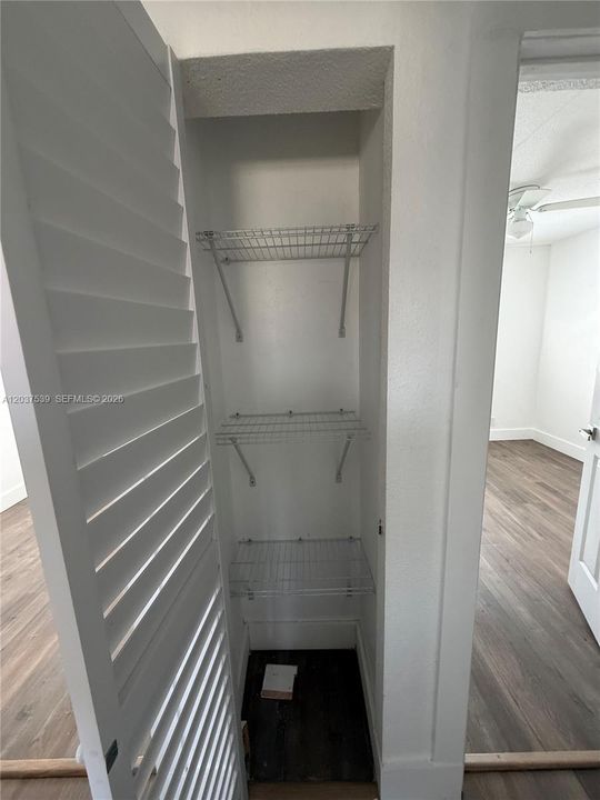 For Sale: $439,900 (4 beds, 2 baths, 1426 Square Feet)