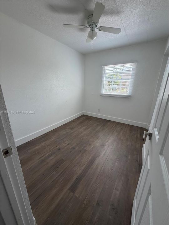 For Sale: $439,900 (4 beds, 2 baths, 1426 Square Feet)