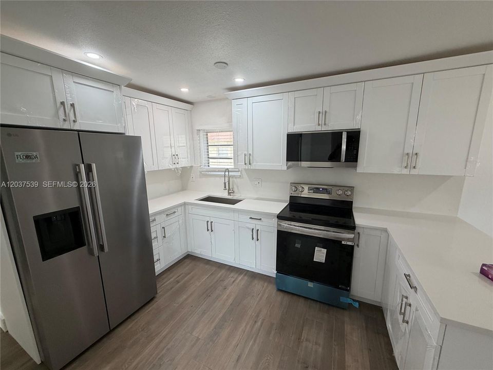 For Sale: $439,900 (4 beds, 2 baths, 1426 Square Feet)