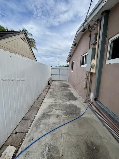 For Sale: $559,900 (4 beds, 2 baths, 1608 Square Feet)