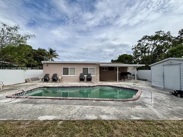 For Sale: $559,900 (4 beds, 2 baths, 1608 Square Feet)