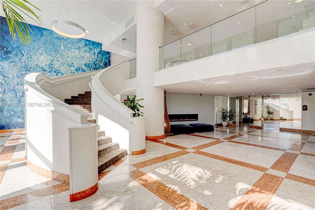 For Sale: $420,000 (1 beds, 1 baths, 950 Square Feet)