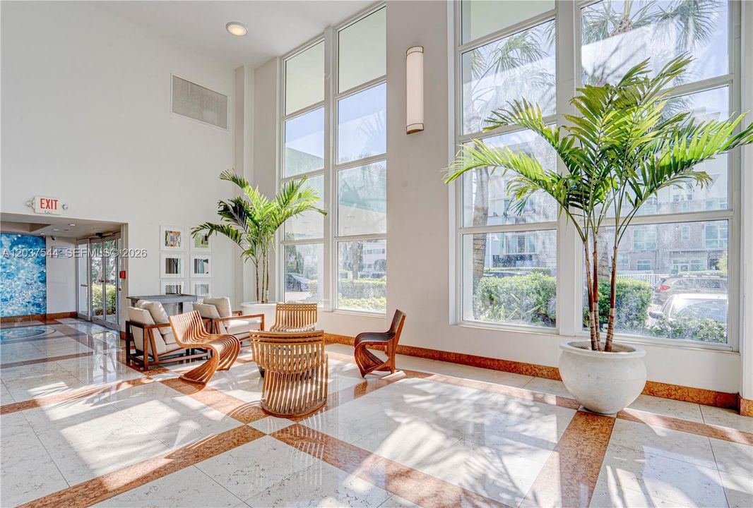 For Sale: $420,000 (1 beds, 1 baths, 950 Square Feet)