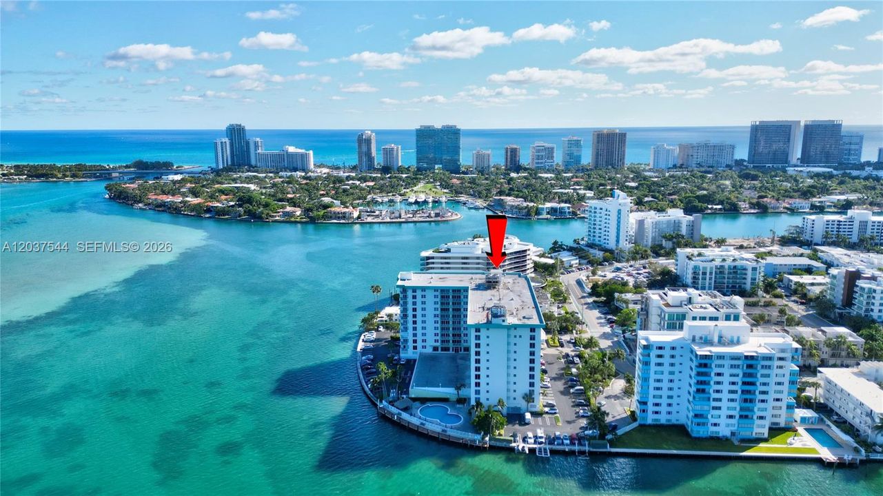 For Sale: $420,000 (1 beds, 1 baths, 950 Square Feet)
