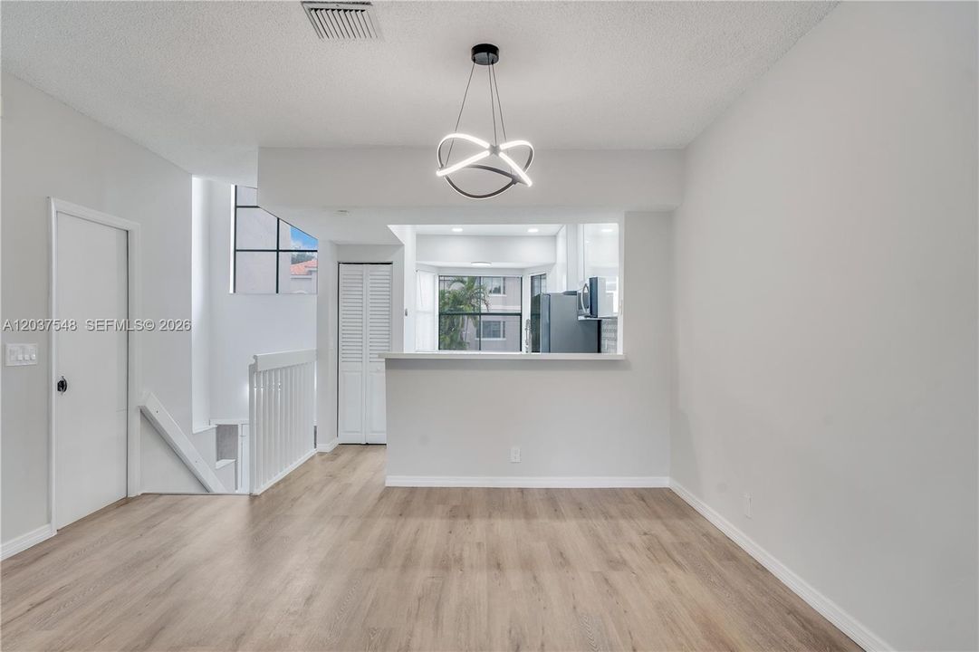 For Sale: $469,900 (4 beds, 2 baths, 1812 Square Feet)